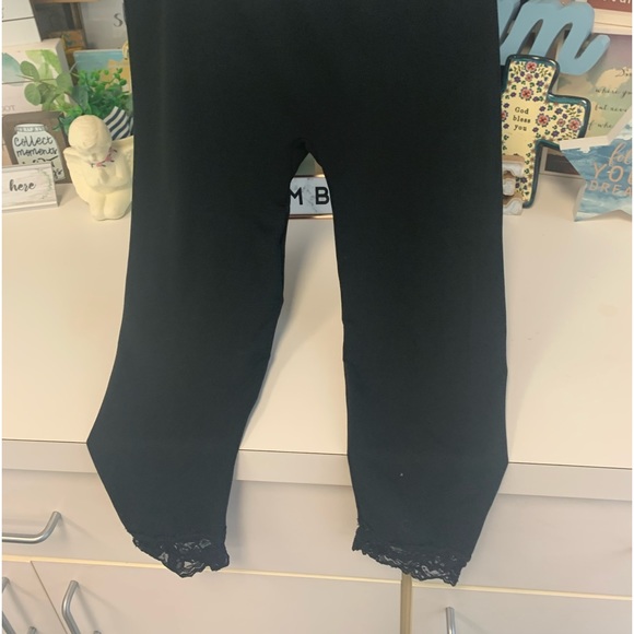 5 for $25- Body-wear by Bali size small - Picture 10 of 10